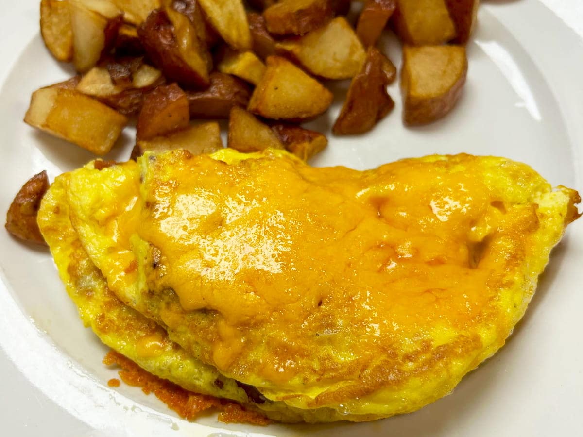 Dad's omelet breakfast special at Bailey's Breakfast & Lunch in Omaha