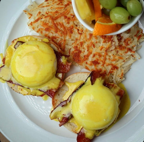 Blackstone eggs benedict with bacon and tomato at Bailey’s Breakfast & Lunch in Omaha
