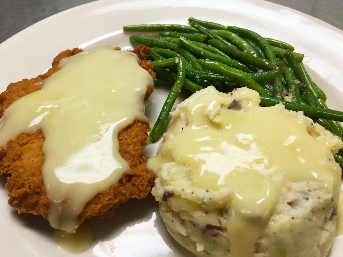 Chicken fried chicken plate lunch special at Bailey's Breakfast & Lunch in Omaha