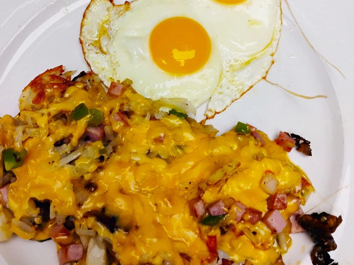 Hashbrowns deluxe breakfast special at Bailey's Breakfast & Lunch in Omaha